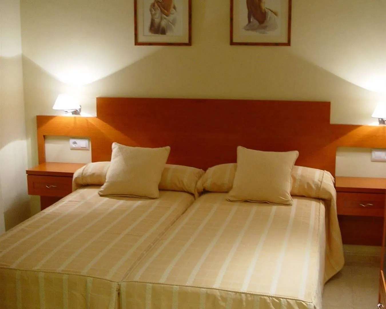 Hostal Forum Villa del Río 0*,