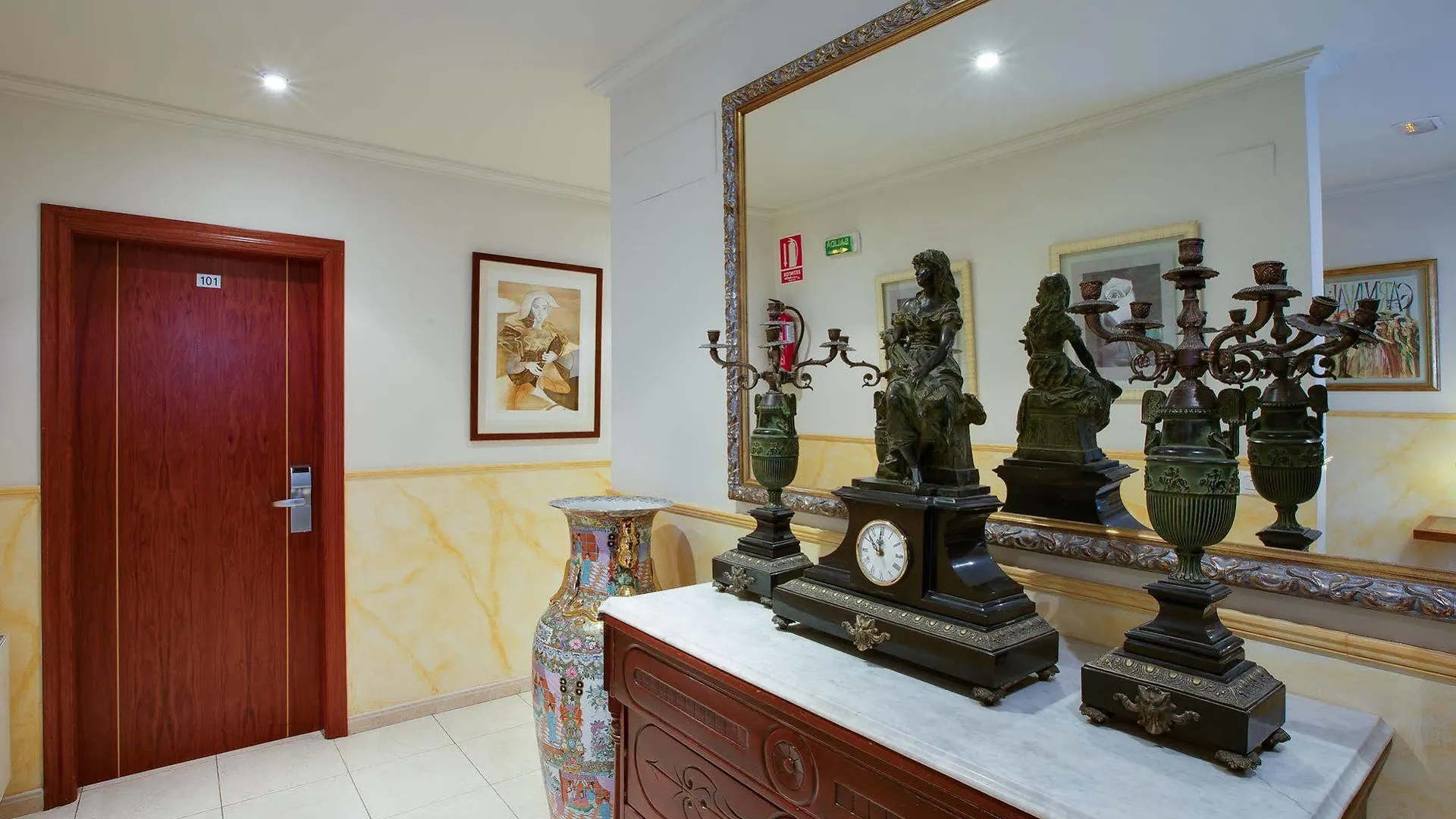 Hostal Forum Villa del Río Espanha